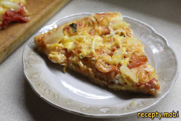 Pizza with shrimp and pineapple