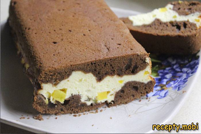 Chocolate brownie with cottage cheese and peaches
