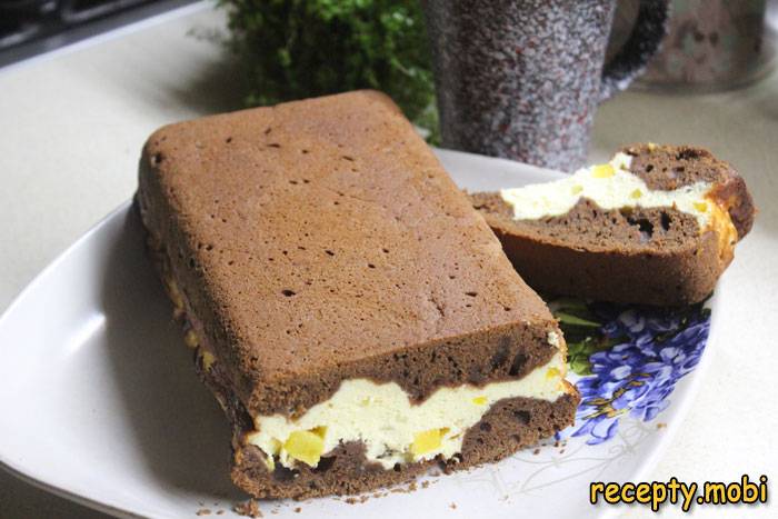 Chocolate brownie with cottage cheese and peaches