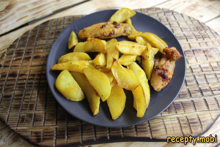 Картофель с куриными крылышками в духовке