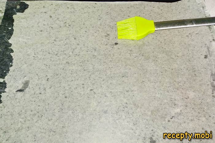 We grease the paper with vegetable oil with a silicone brush - photo step 11