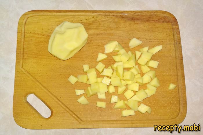 картофель нарезанный кубиком - фото шаг 3