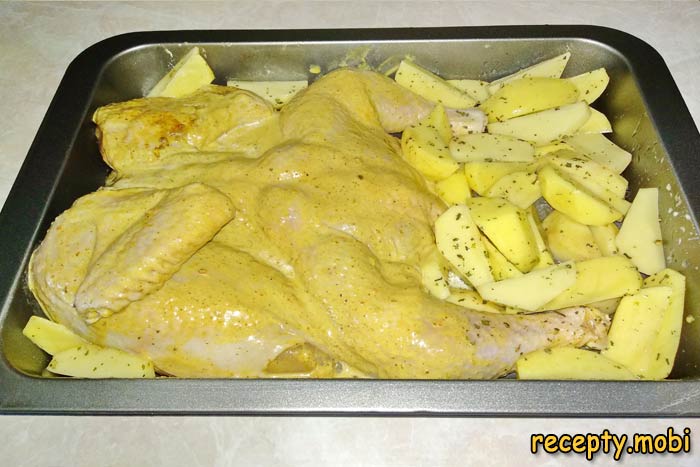 приготовление курицы с картошкой в духовке - фото шаг 12