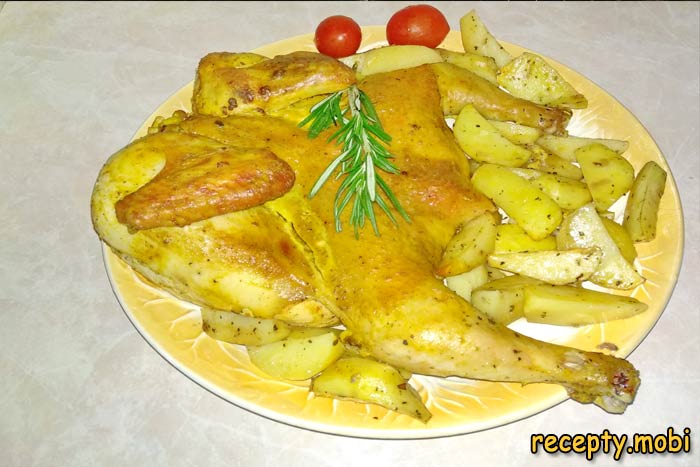 Курица с картошкой запеченная в духовке целиком