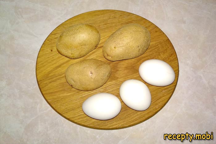 отварной картофель и яйца - фото шаг 2