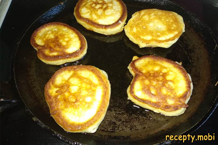 Fluffy pancakes on kefir with soda and eggs