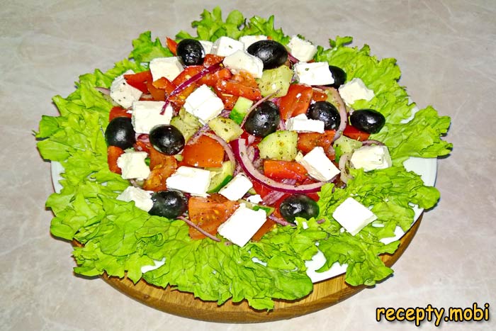 Classic Greek Salad (Horiatiki)