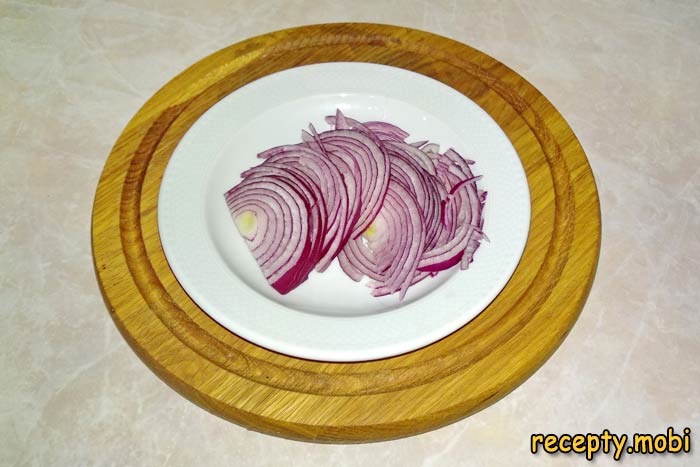 We chop the onion in half rings - photo step 5