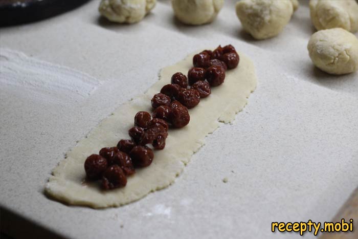 Put the cherry on the dough - photo step 3