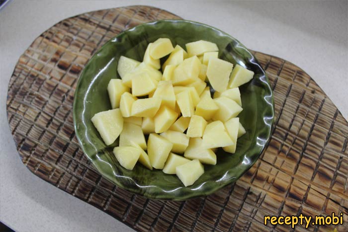картофель кубиками - фото шаг 2