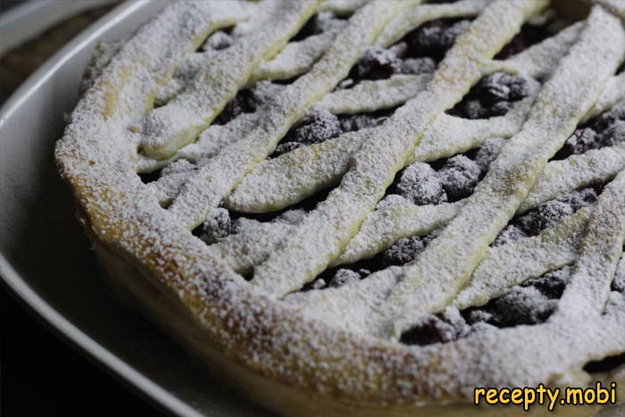 Cherry puff pastry pie