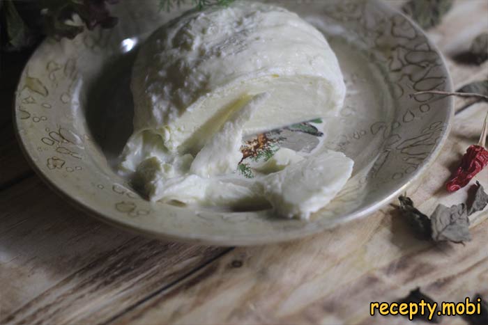Сыр Моцарелла в домашних условиях из коровьего молока