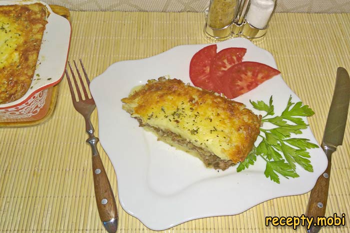 Potato casserole with minced meat in the oven