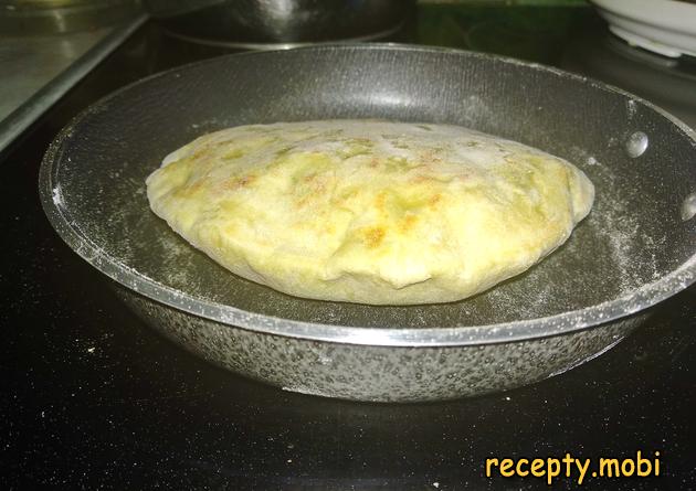 приготовление хычинов с картофелем и сыром на сковороде - фото шаг 26