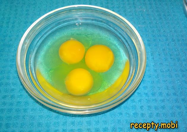 eggs in a bowl - photo step 13