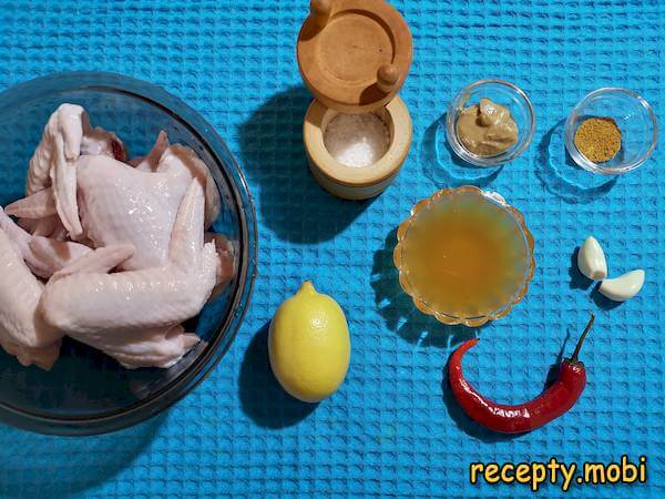 ингредиенты для приготовления куриных крылышек в духовке