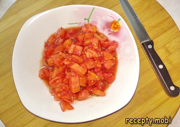 Нарезаем помидоры кубиком - фото шаг 12