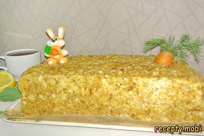 Морковный торт с сырным кремом и грецкими орехами