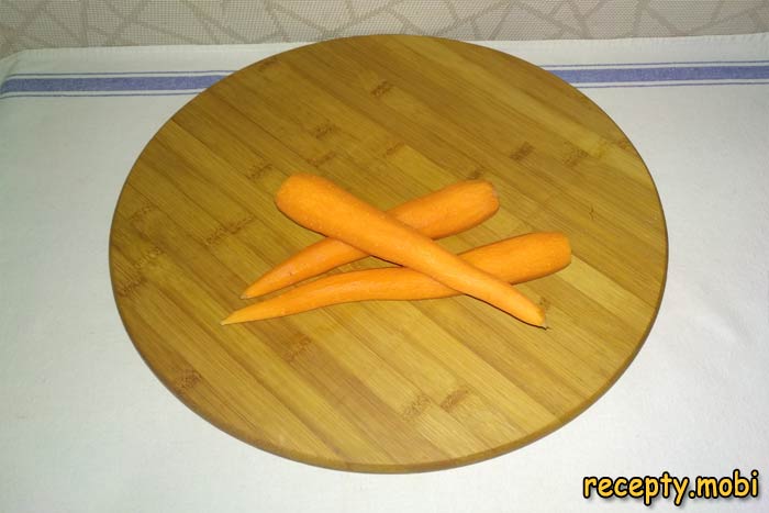 Морковь очищаем - фото шаг 4