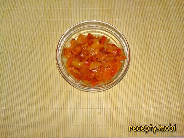 нарезанный запеченный перец и помидоры - фото шаг 8