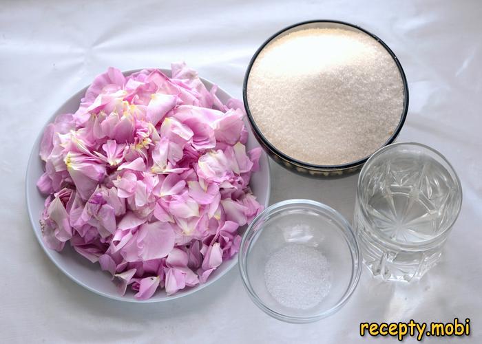 лепестки роз и сахар - фото шаг 1