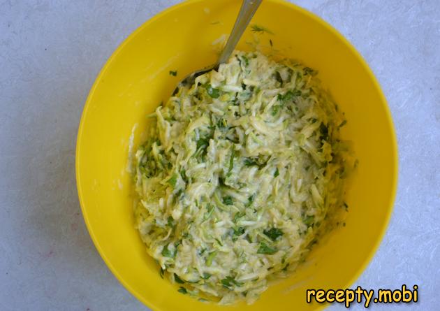 cooking zucchini fritters with herbs - photo step 5