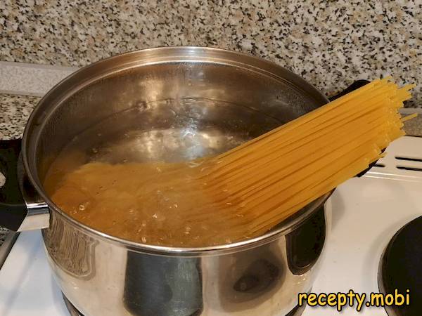 варим спагетти - фото шаг 13
