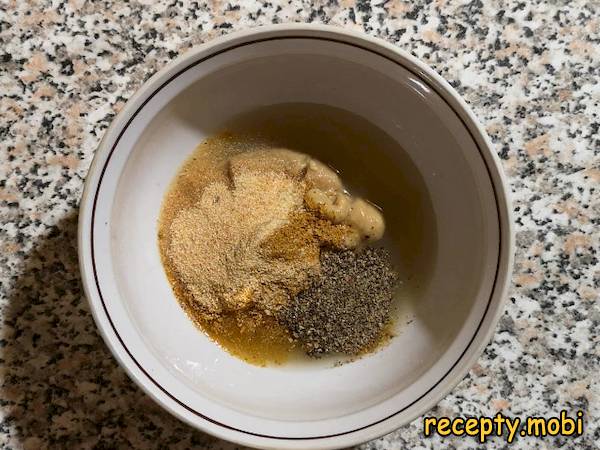 Всыпаем пол чайной ложки смеси из перцев - фото шаг 7