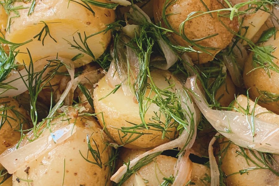 Молодая картошка с укропом – сколько варить и как приготовить