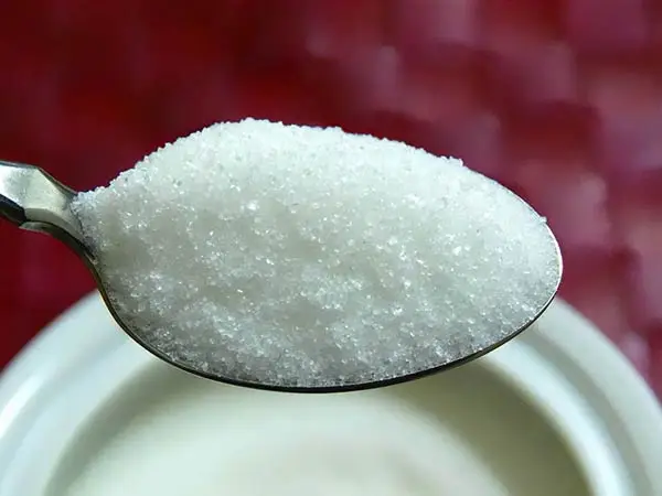 sugar in a tablespoon