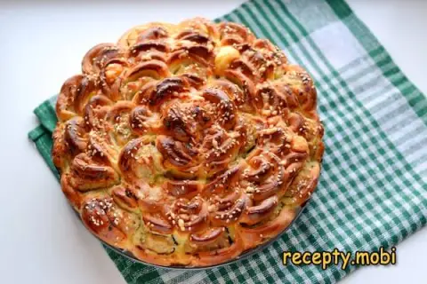 Chrysanthemum Pie with Mince