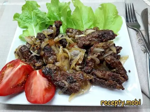 Говяжья печень с луком на сковороде – пошаговый рецепт