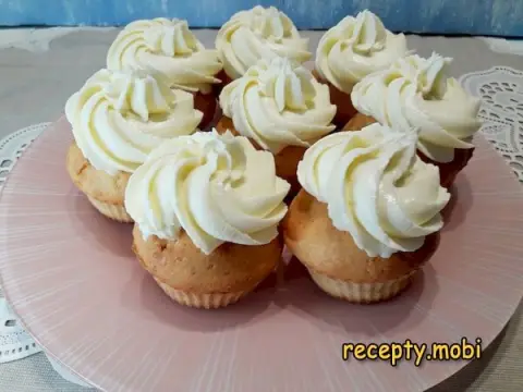 Cream cheese for cake on cream