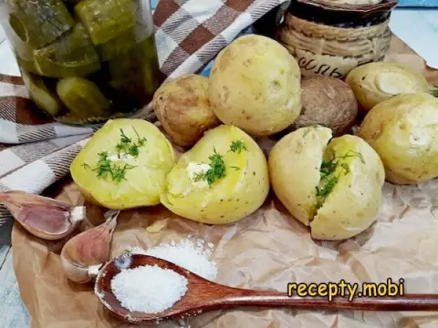 Картофель в мундире в микроволновке