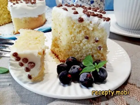 Fluffy Semolina Cake with Milk in the Oven