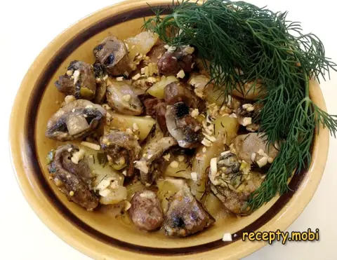 Картофель с грибами и куриными сердечками в духовке – сытное блюдо