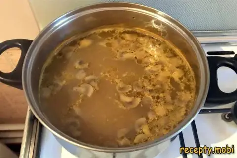 Куриный суп с шампиньонами