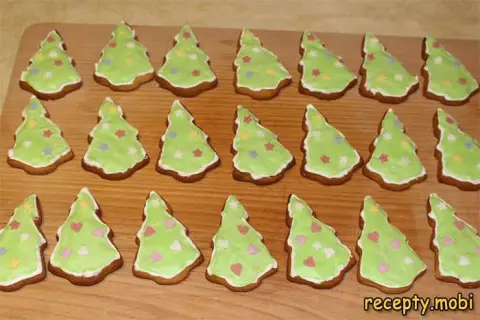 Christmas Cookies with Glaze, Cinnamon, and Ginger