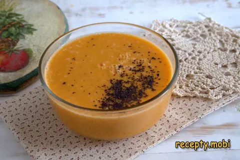 Tomato soup puree from fresh tomatoes