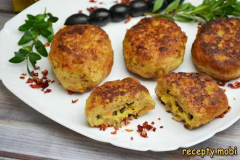Котлеты из телятины с оливками и сыром – сочные зразы