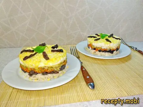 Marseille Salad with Prunes