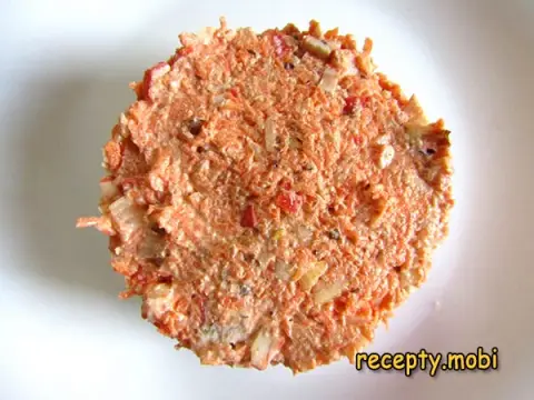 Салат «Рыжик» с морковью и крабовыми палочками