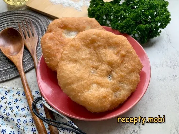 Беляши с мясом на сковороде