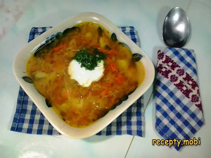 Щи из квашеной капусты с картофелем