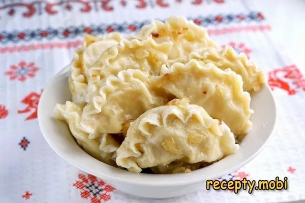 Вареники с картошкой и жареным луком