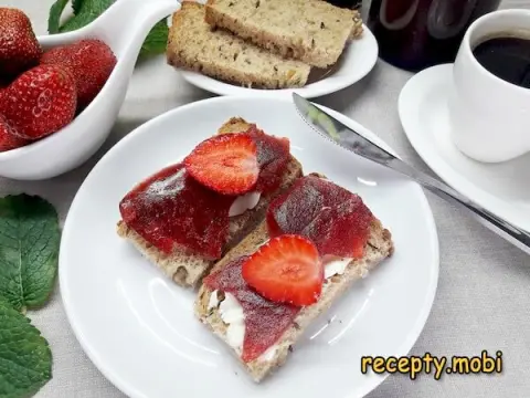 Strawberry Jelly for Winter