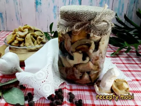 Marinated Milk Mushrooms for Winter