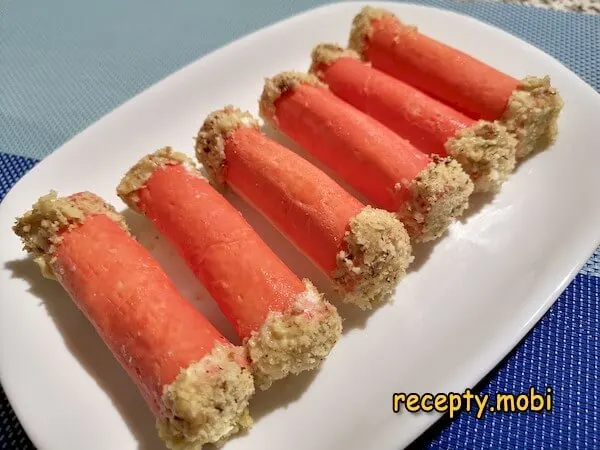 Рулетики из крабовых палочек с творожным сыром