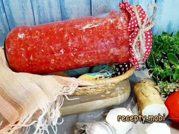 Хреновина огонёк в бутылке с корнем хрена