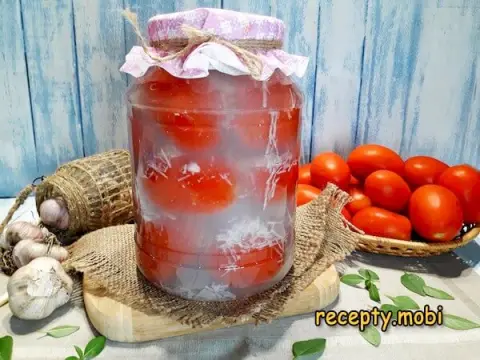 Tomatoes in the Snow with Garlic for Winter